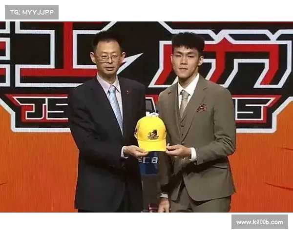 杨曦皓计划试训福建一队 庞峥麟或将在前几顺位被选中为中心 杨曦皓计划试训福建一队 庞峥麟或将在前几顺位被选中为中心